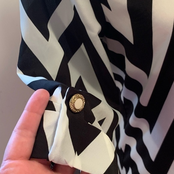 Everly Chevron Print Blouse - Picture 3 of 6